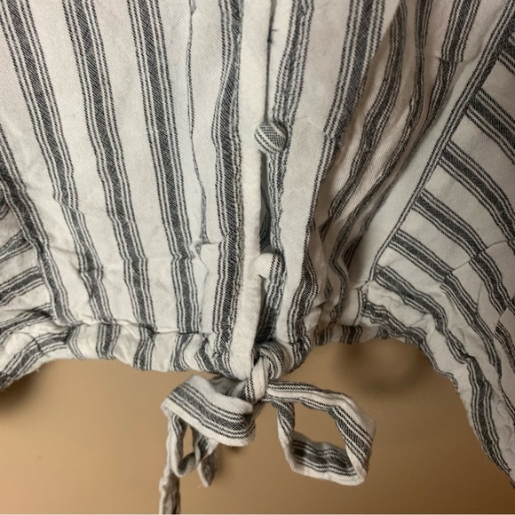 Women's Preppy Casual White & Gray Striped Button Down Tie 3/4 Sleeve Top - Picture 5 of 9